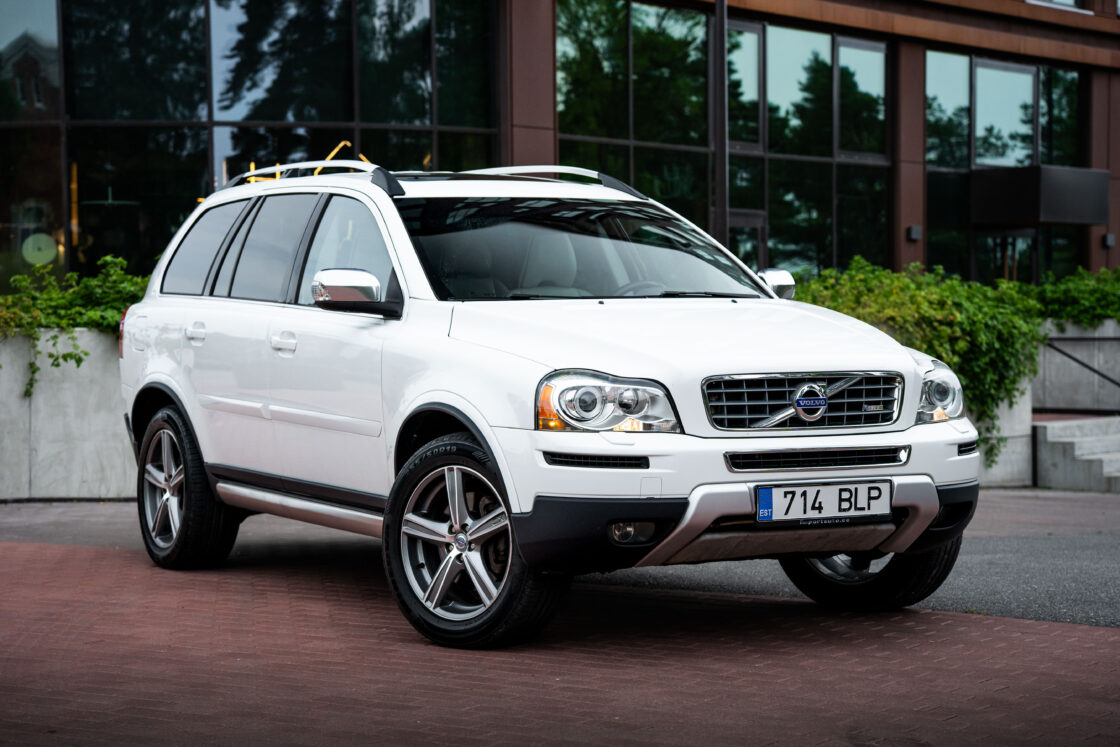 VOLVO XC90